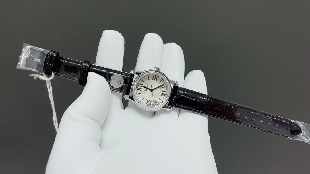 Chopard Happy Diamonds 30mm — photographed off the sweep