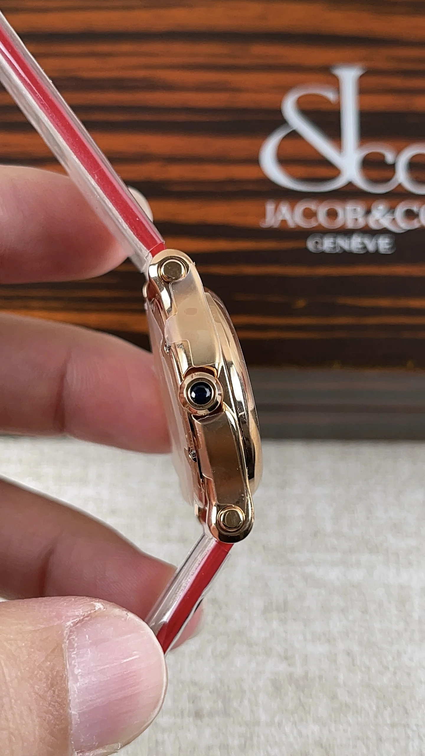 Chopard Happy Diamonds 30mm — photographed off the sweep