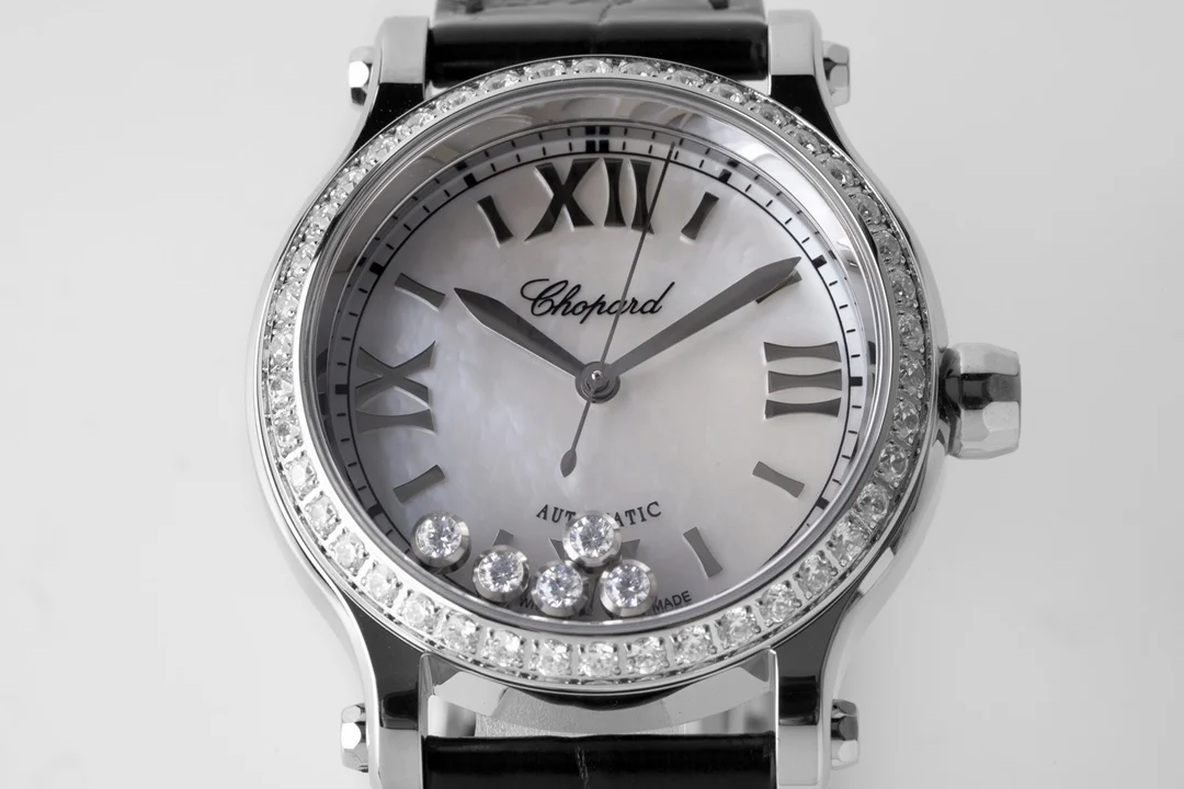 Chopard Happy Diamonds Diamond-Set 33mm — photographed off the sweep