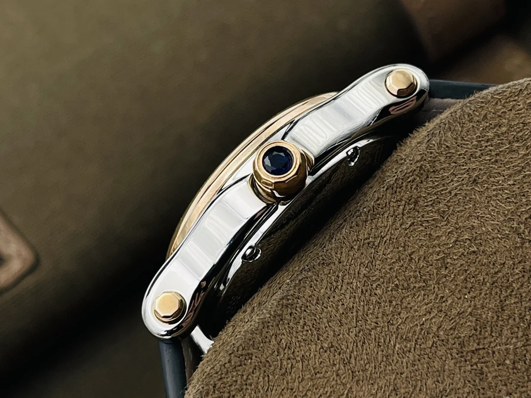 Chopard Happy Diamonds Steel White Dial 30mm — photographed off the sweep