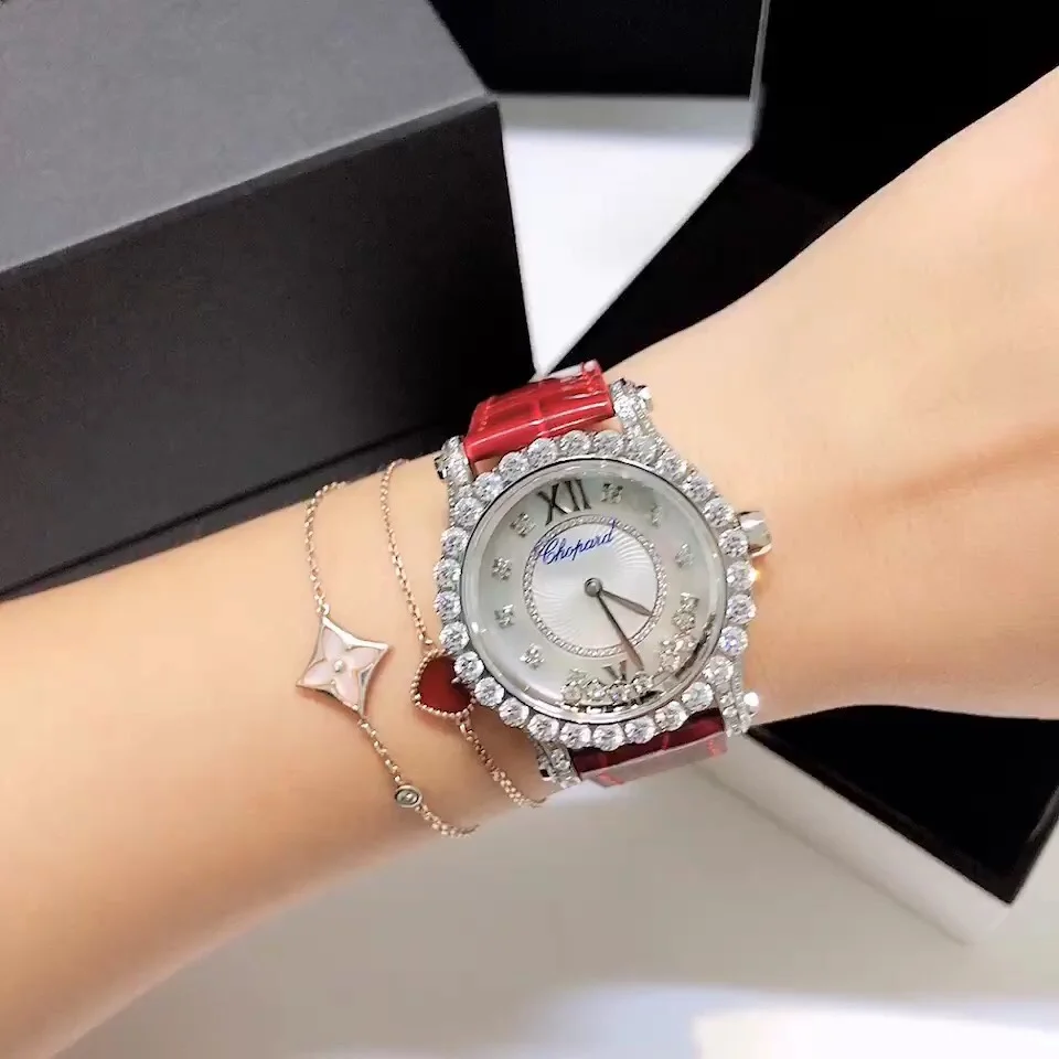 Chopard Happy Diamonds β photographed off the sweep