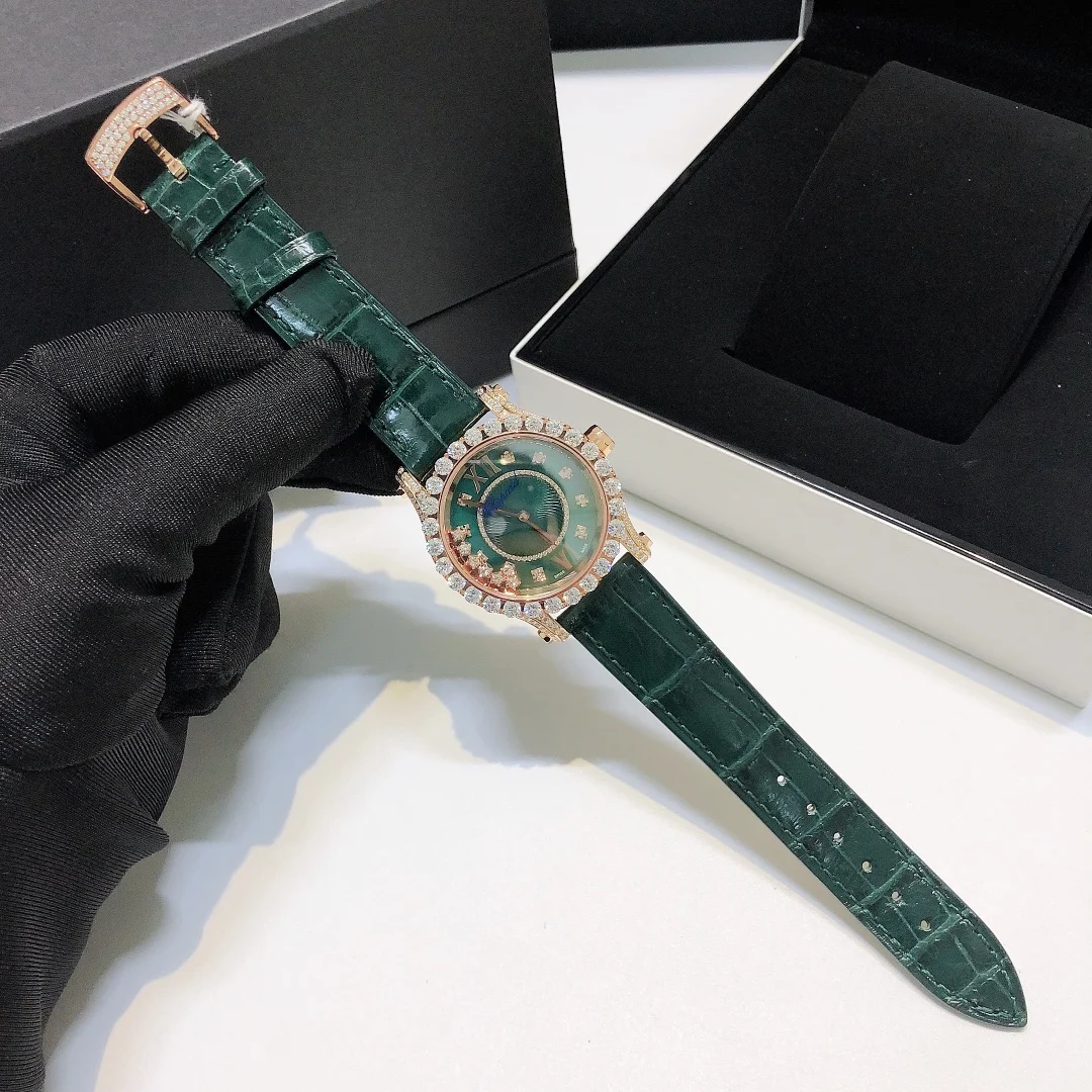 Chopard Happy Diamonds β photographed off the sweep