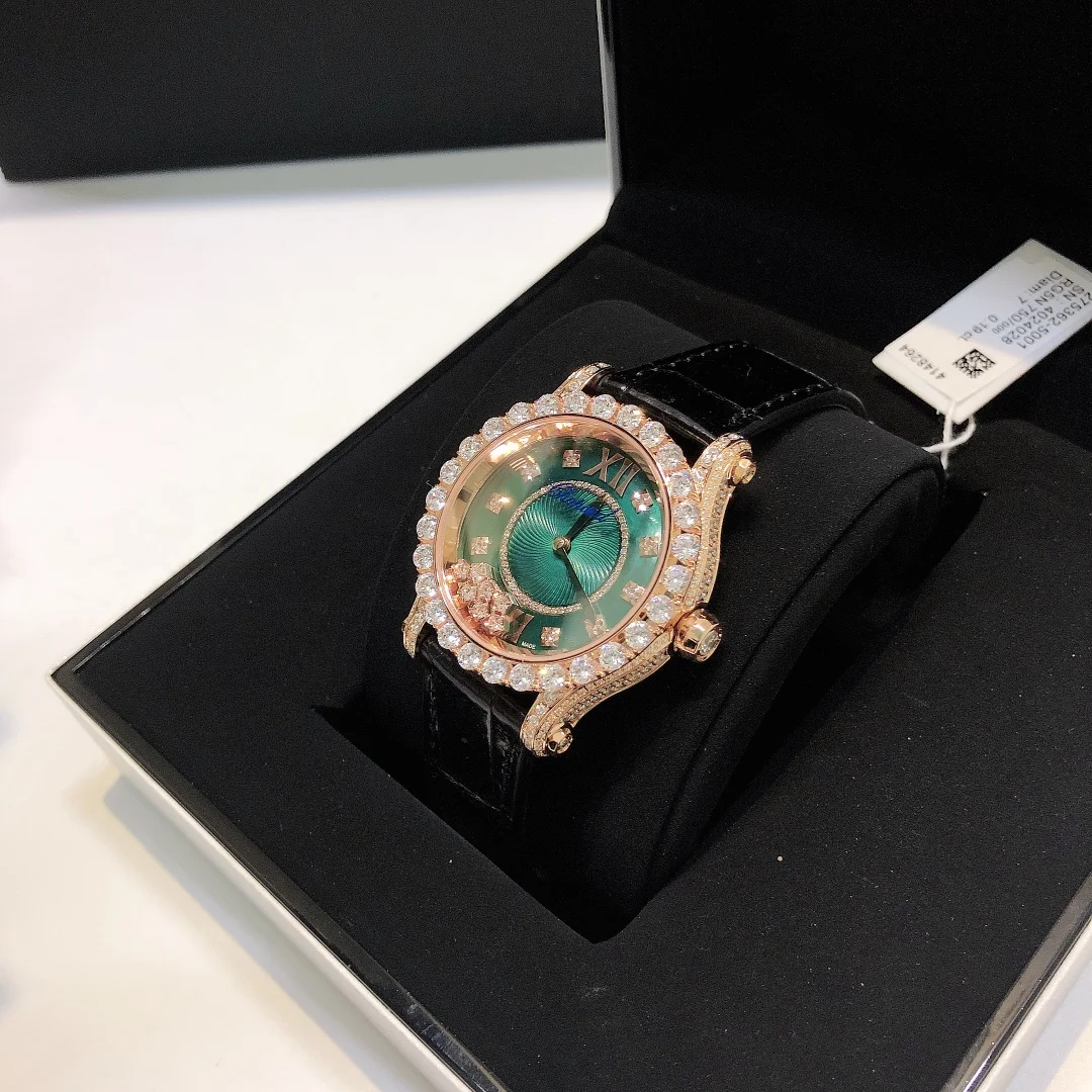 Chopard Happy Diamonds β photographed off the sweep