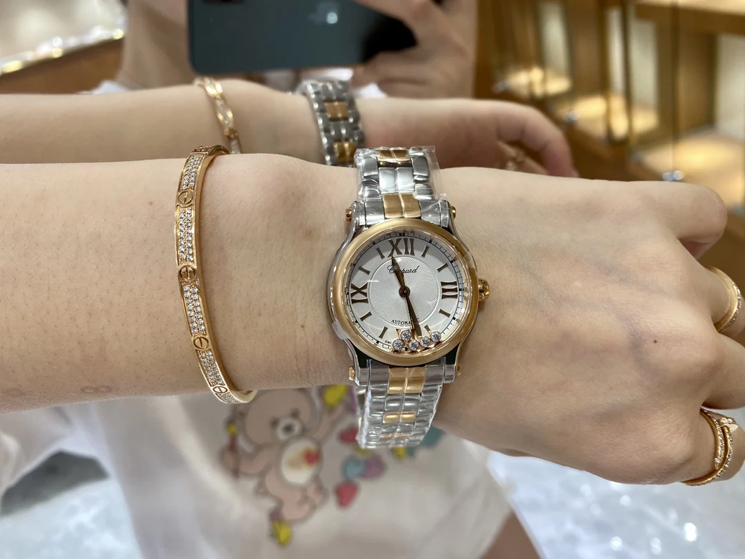 Chopard Happy Sport Steel Silver Dial Diamond-Set 30mm — photographed off the sweep