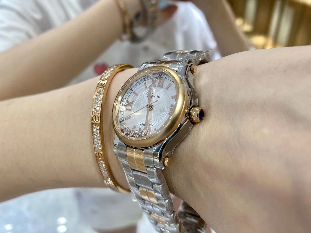Chopard Happy Sport Steel Silver Dial Diamond-Set 30mm — photographed off the sweep