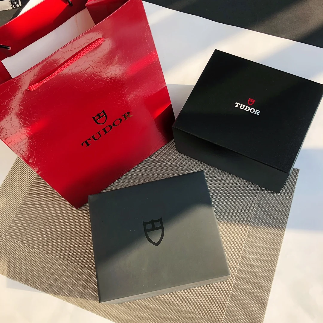 Comes with full packaging