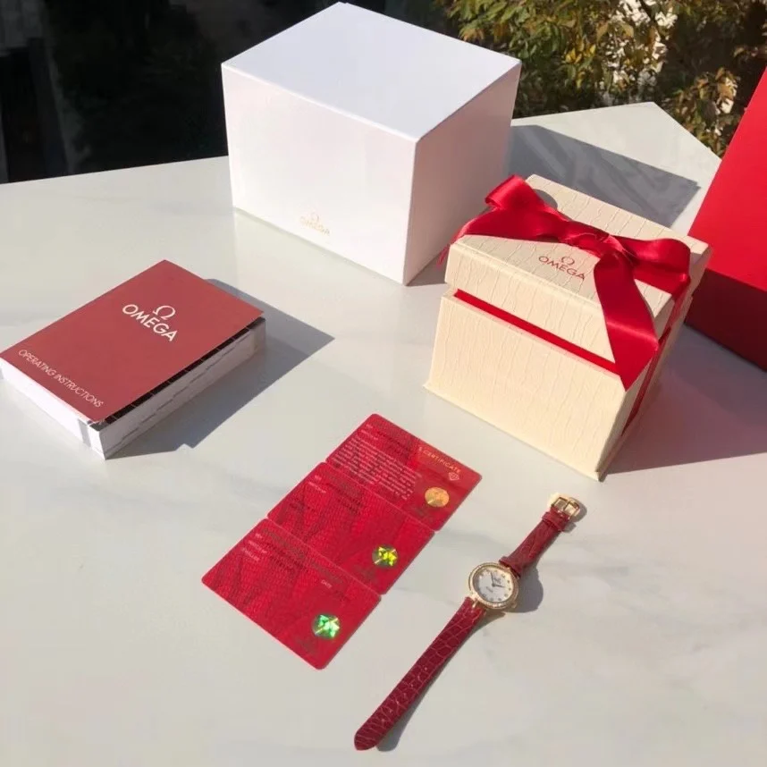 Comes with full packaging — photographed off the sweep