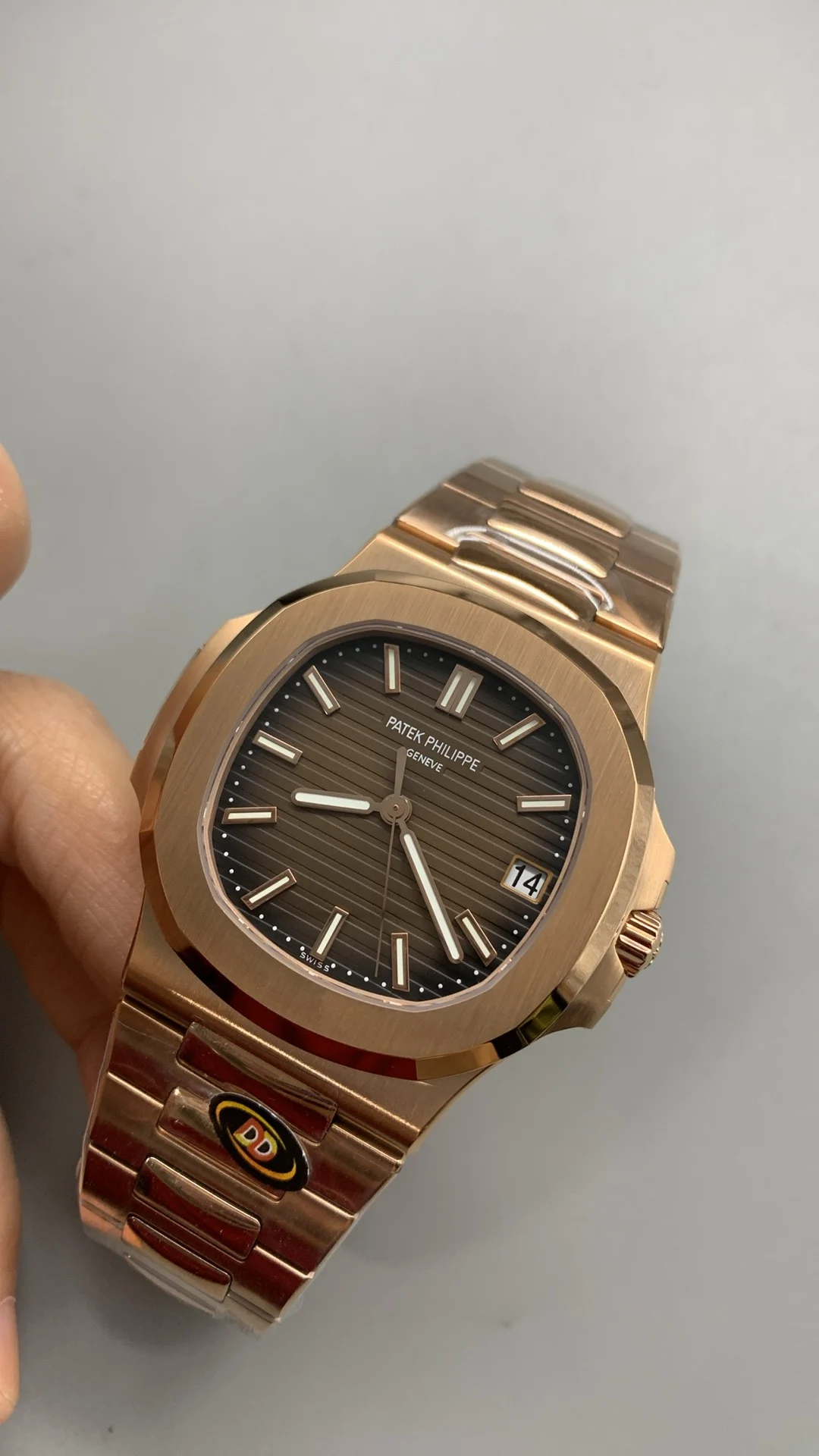 DDF, 5711RG, rose gold, weighted version — photographed off the sweep