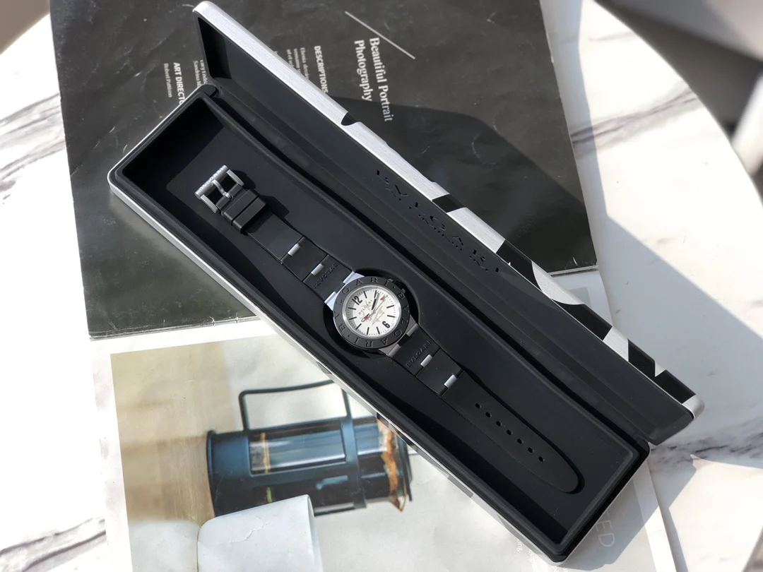 Detailed photos of the limited edition
