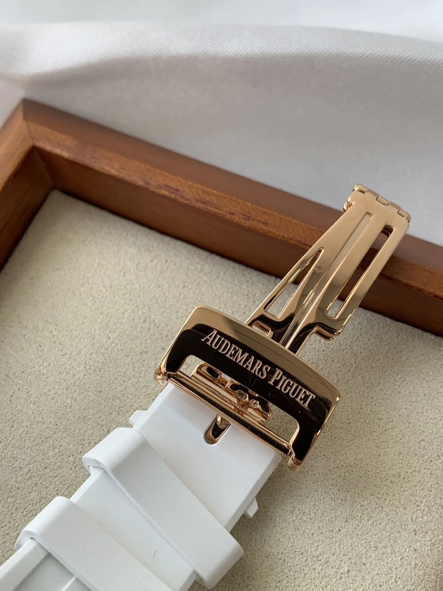 Enough with the chit-chat, let's get to the details — photographed off the sweep