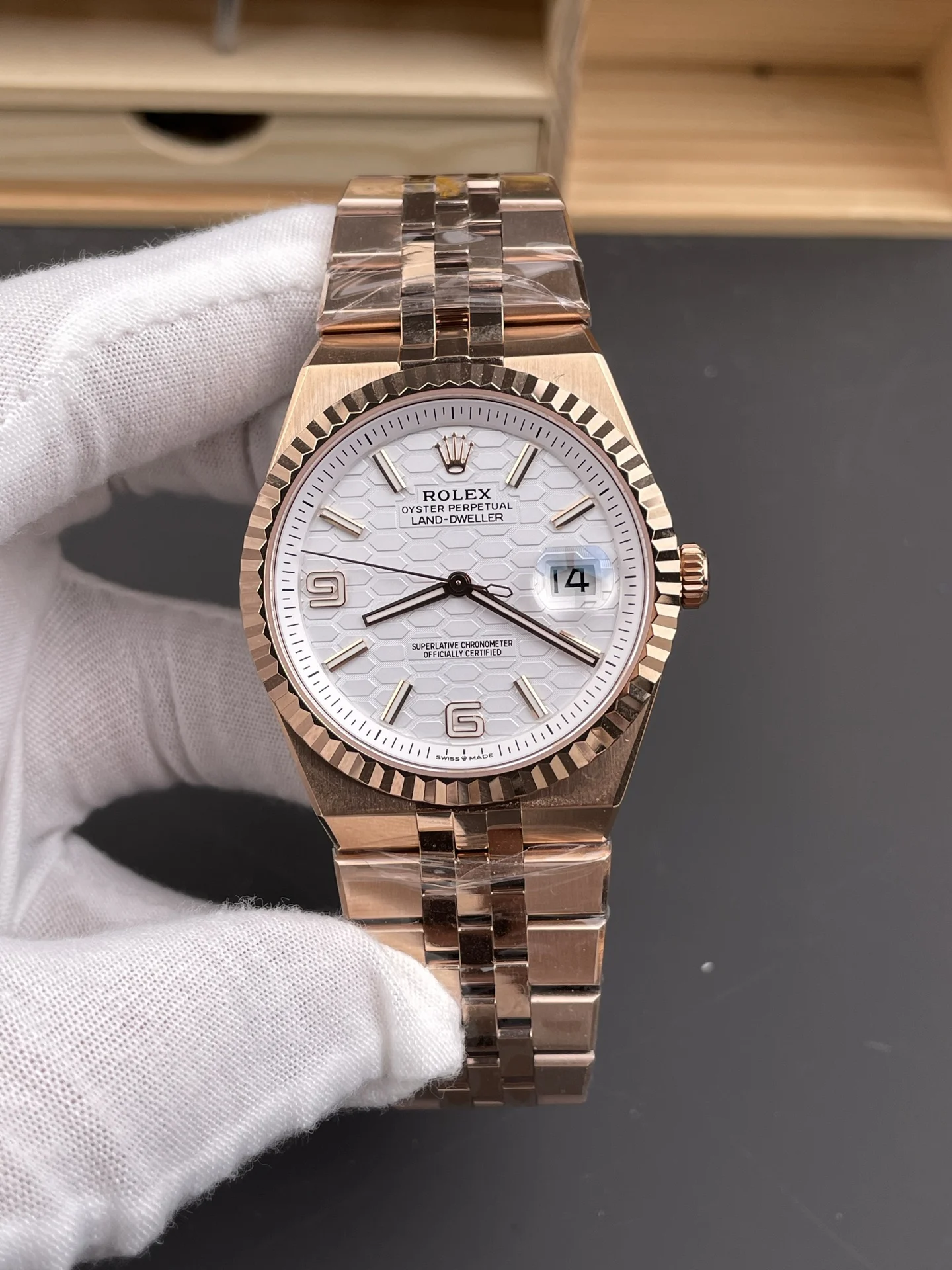 ES Land Cruiser Rose Gold White Dial / 40mm / 9015 movement — photographed off the sweep