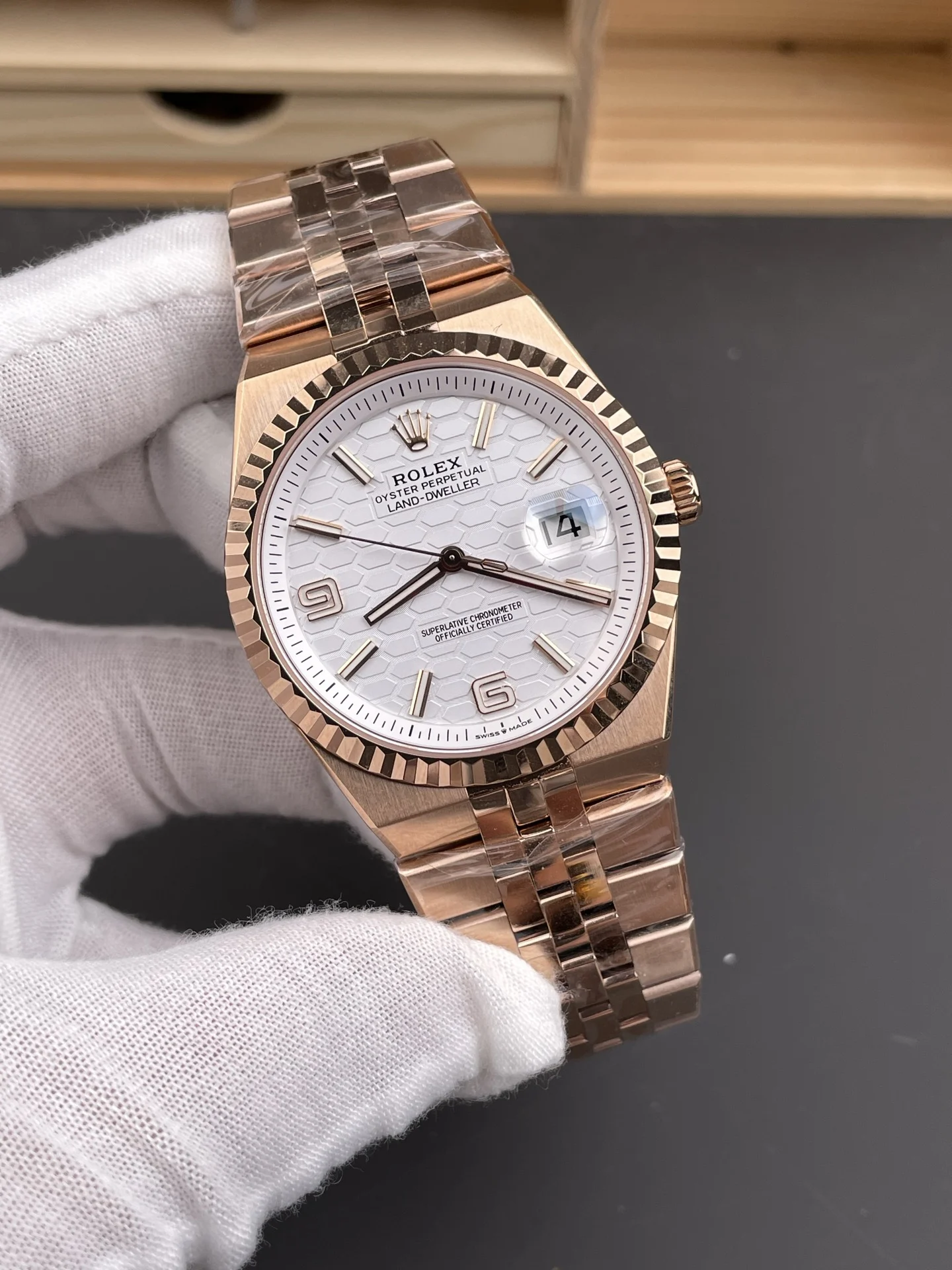 ES Land Cruiser Rose Gold White Dial / 40mm / 9015 movement — photographed off the sweep