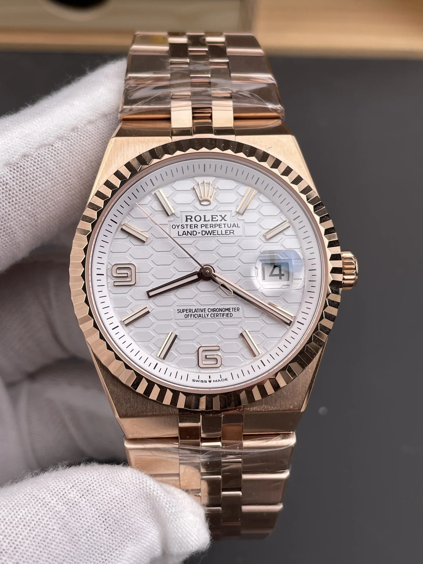 ES Land Cruiser Rose Gold White Dial / 40mm / 9015 movement — photographed off the sweep