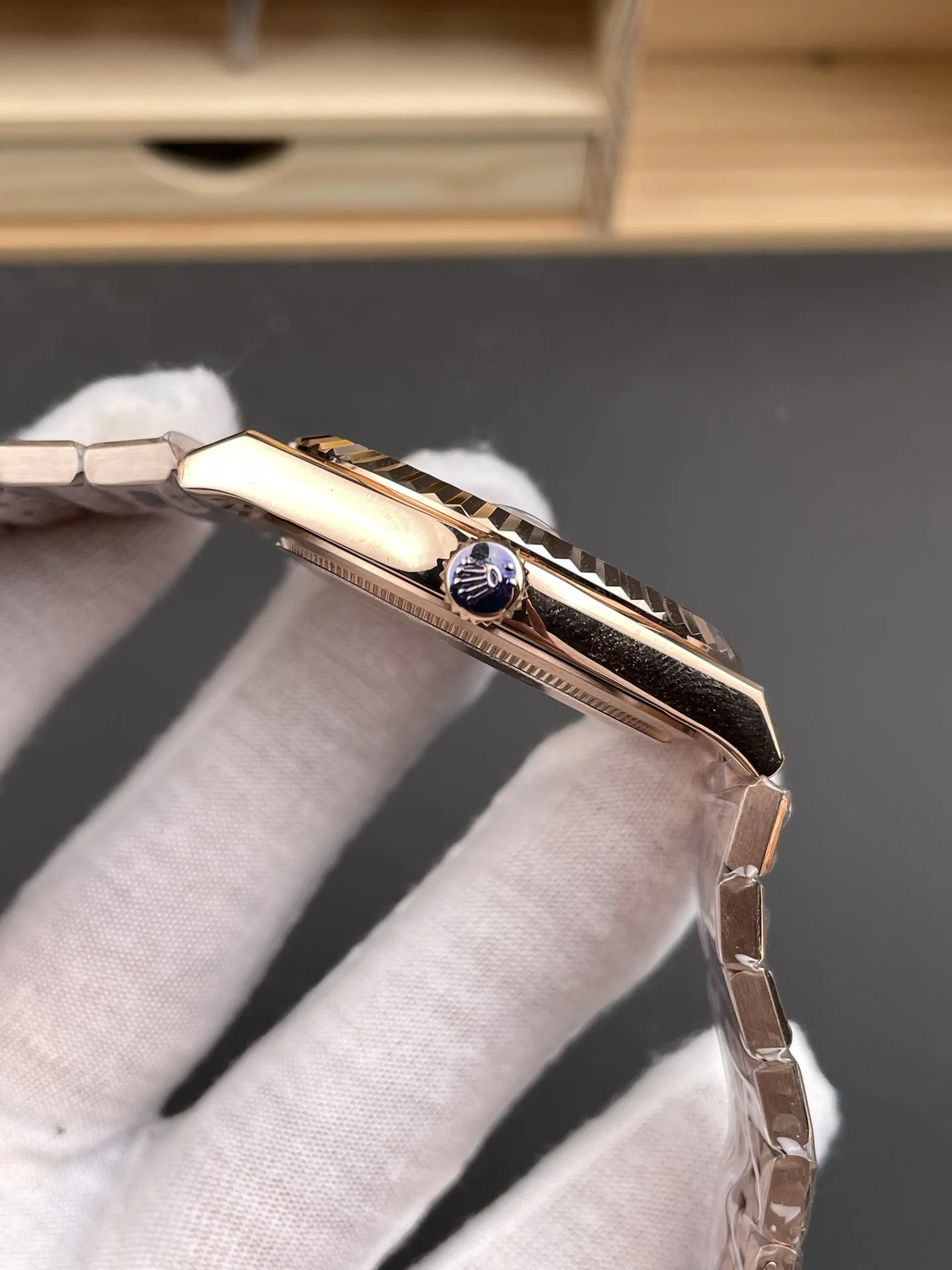 ES Land Cruiser Rose Gold White Dial / 40mm / 9015 movement — photographed off the sweep