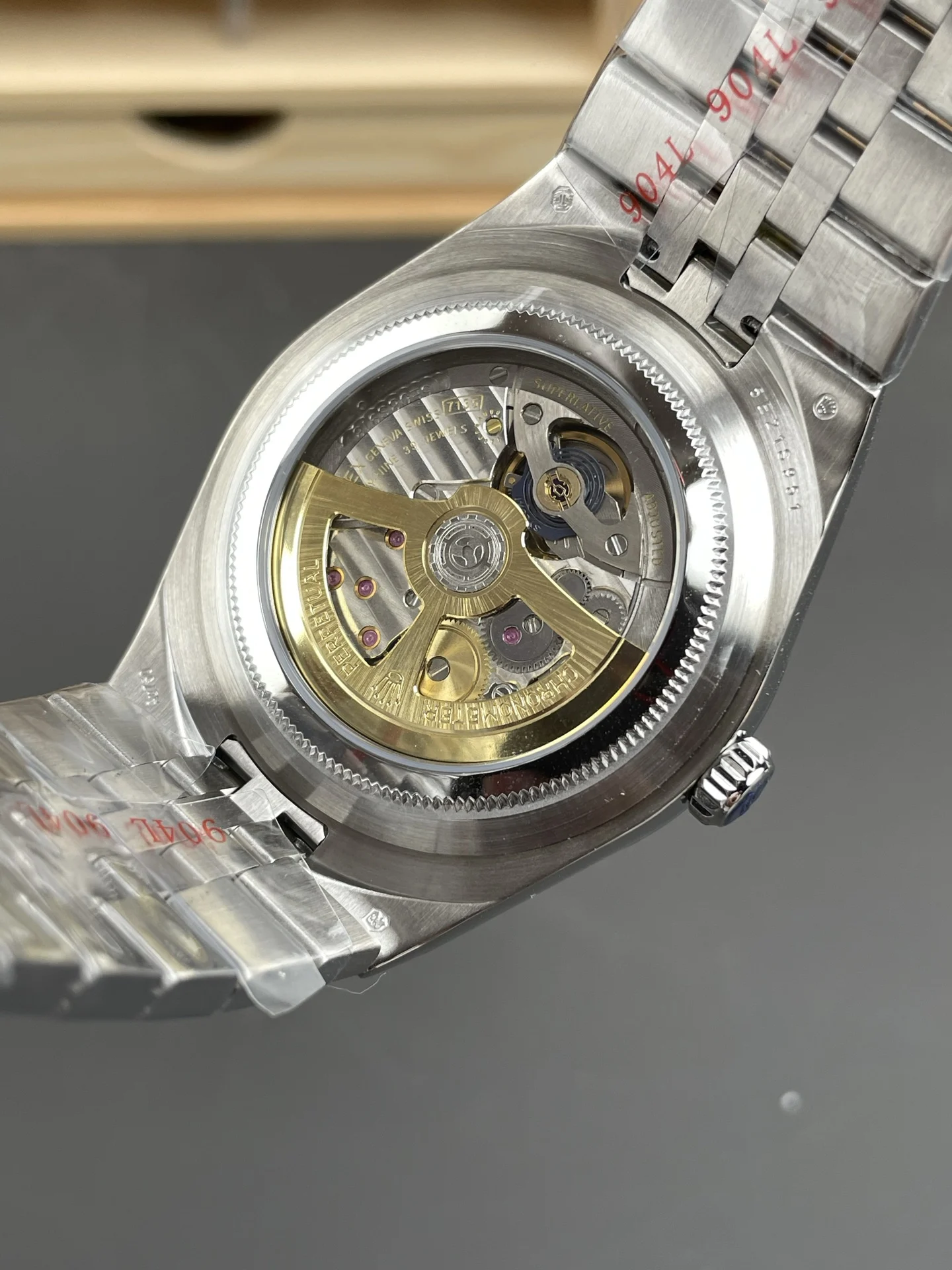 ES Land Rover Blue Dial / 40mm / 9015 Movement — photographed off the sweep