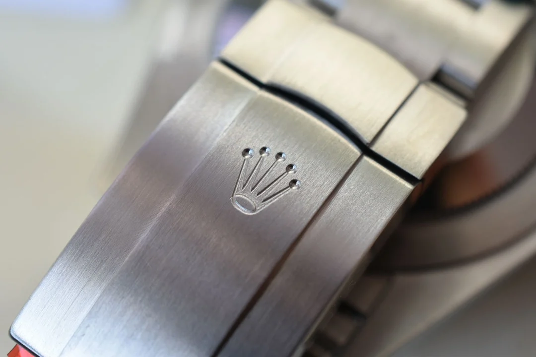 Exclusive 904 stainless steel bracelet; most watches on