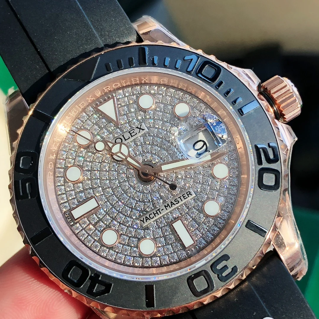 Exquisite details! Perfectly presented — photographed off the sweep
