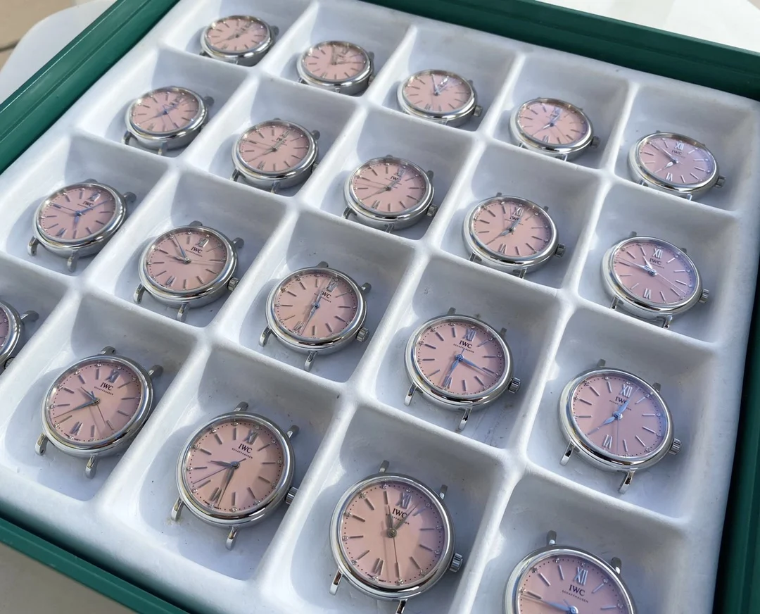 Fully original manufacturer's datasheet set! For watches — photographed off the sweep