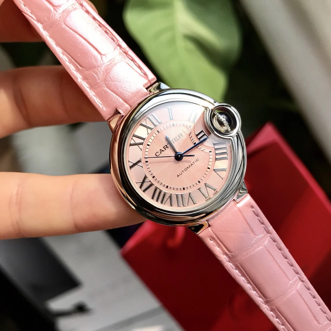 Genuine pearlescent American alligator leather! This strap sells — photographed off the sweep