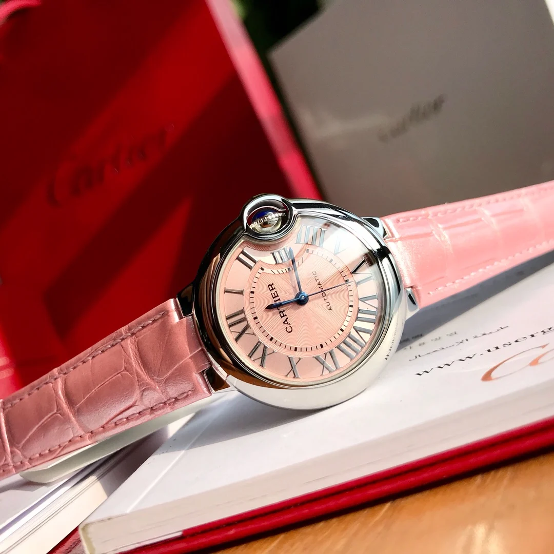 Genuine pearlescent American alligator leather! This strap sells — photographed off the sweep
