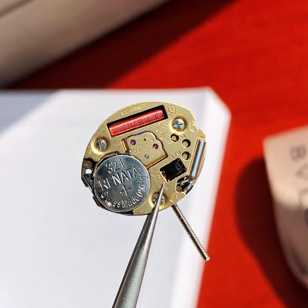 Genuine Swiss ETA 901.001 movement. This movement is renowned — photographed off the sweep
