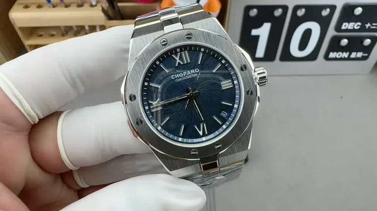 GH Chopard Snow Mountain Wings