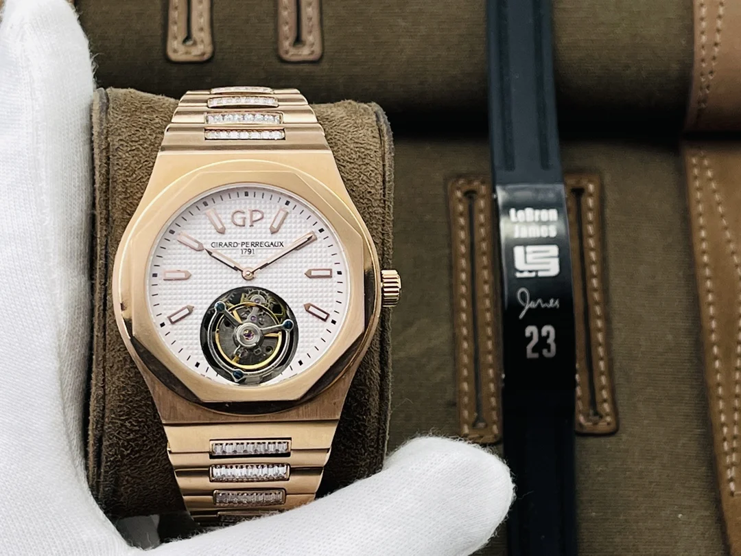 Girard-Perregaux Laureato Tourbillon — photographed off the sweep