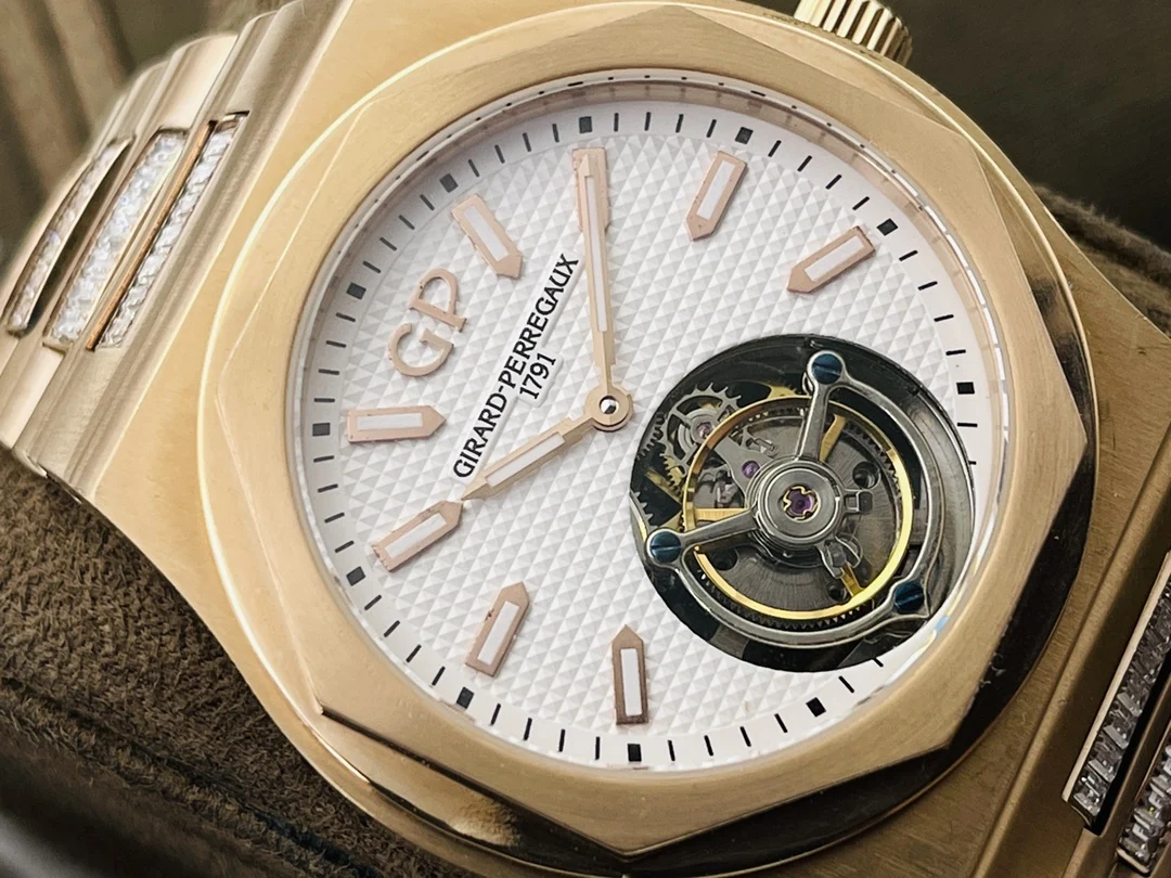 Girard-Perregaux Laureato Tourbillon — photographed off the sweep