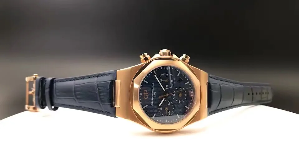 Girard-Perregaux Laureato — photographed off the sweep