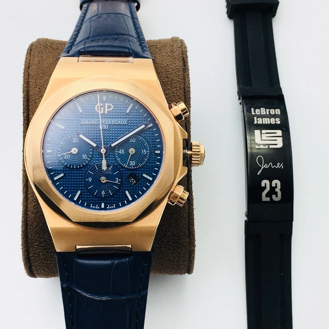 Girard-Perregaux Laureato — photographed off the sweep