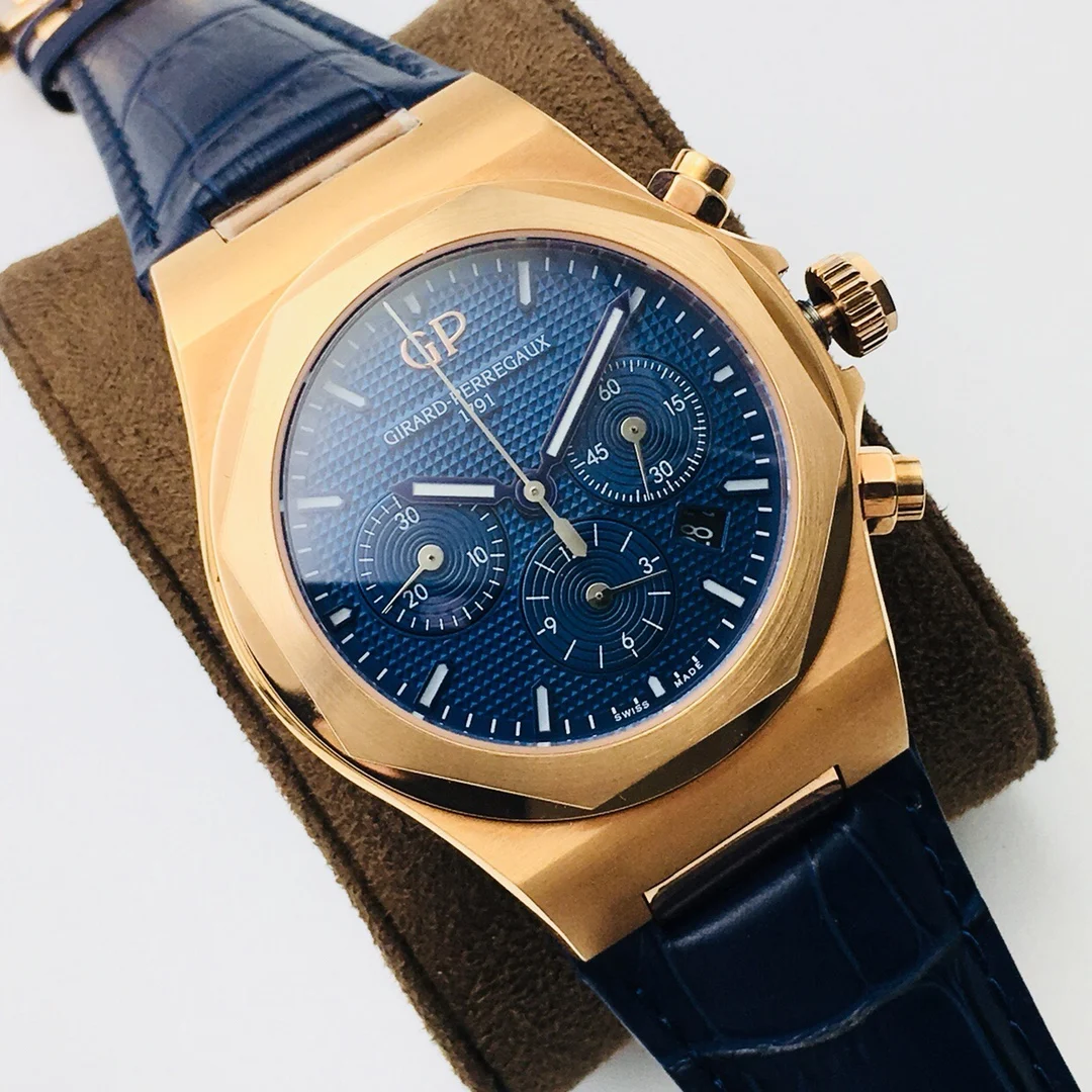 Girard-Perregaux Laureato — photographed off the sweep