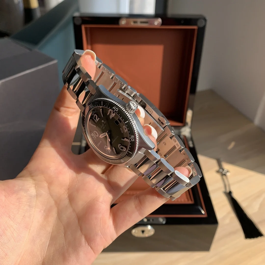 Glashütte Original SeaQ Steel — photographed off the sweep