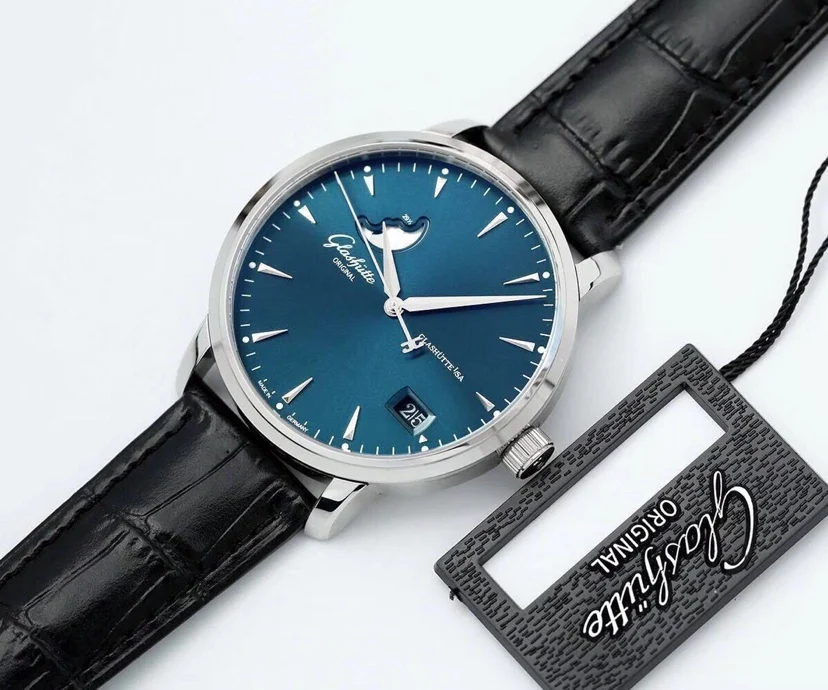 Glashütte Original Senator Moon Phase — photographed off the sweep