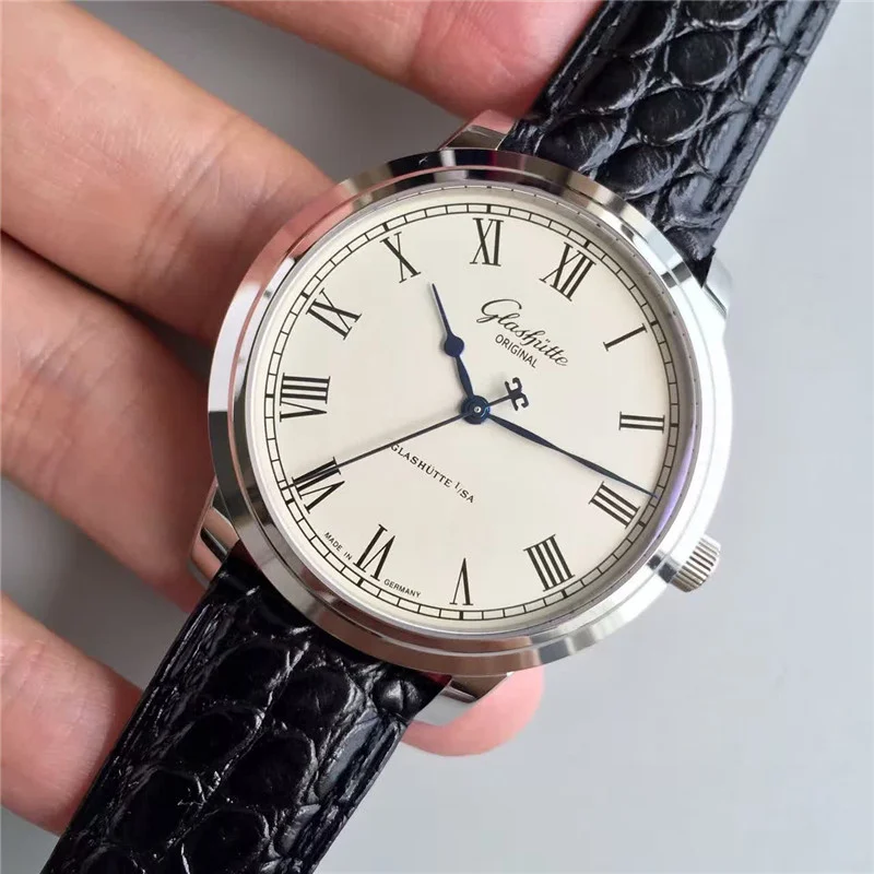 Glashütte Original Senator — photographed off the sweep