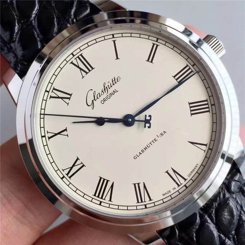 Glashütte Original Senator — photographed off the sweep