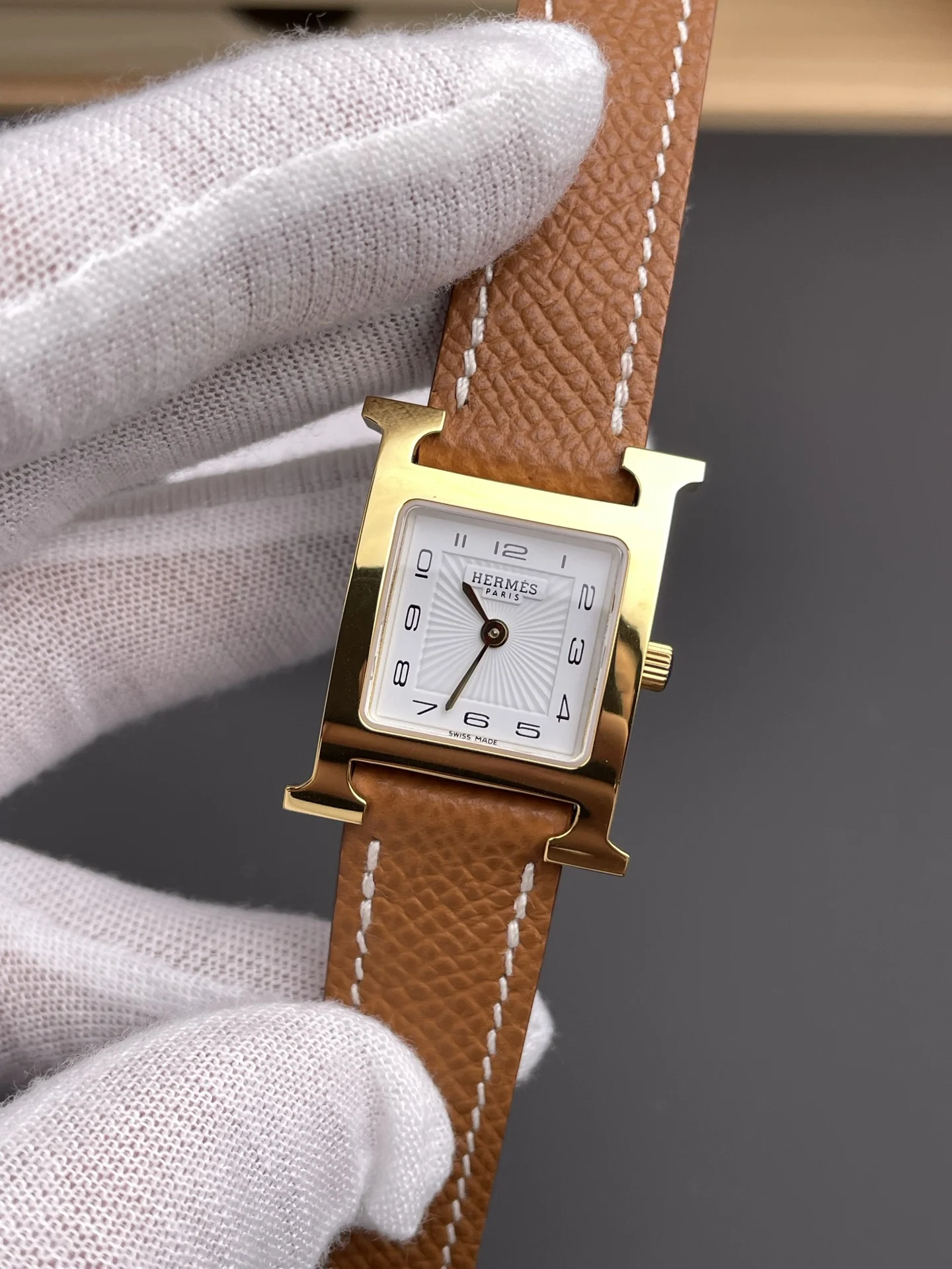 Hermès 21mm — photographed off the sweep