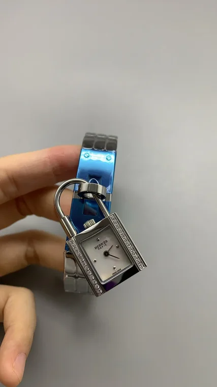 Hermès Hermes, locked