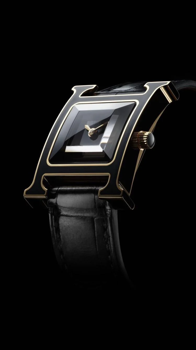 Hermès Hermes official website image — photographed off the sweep