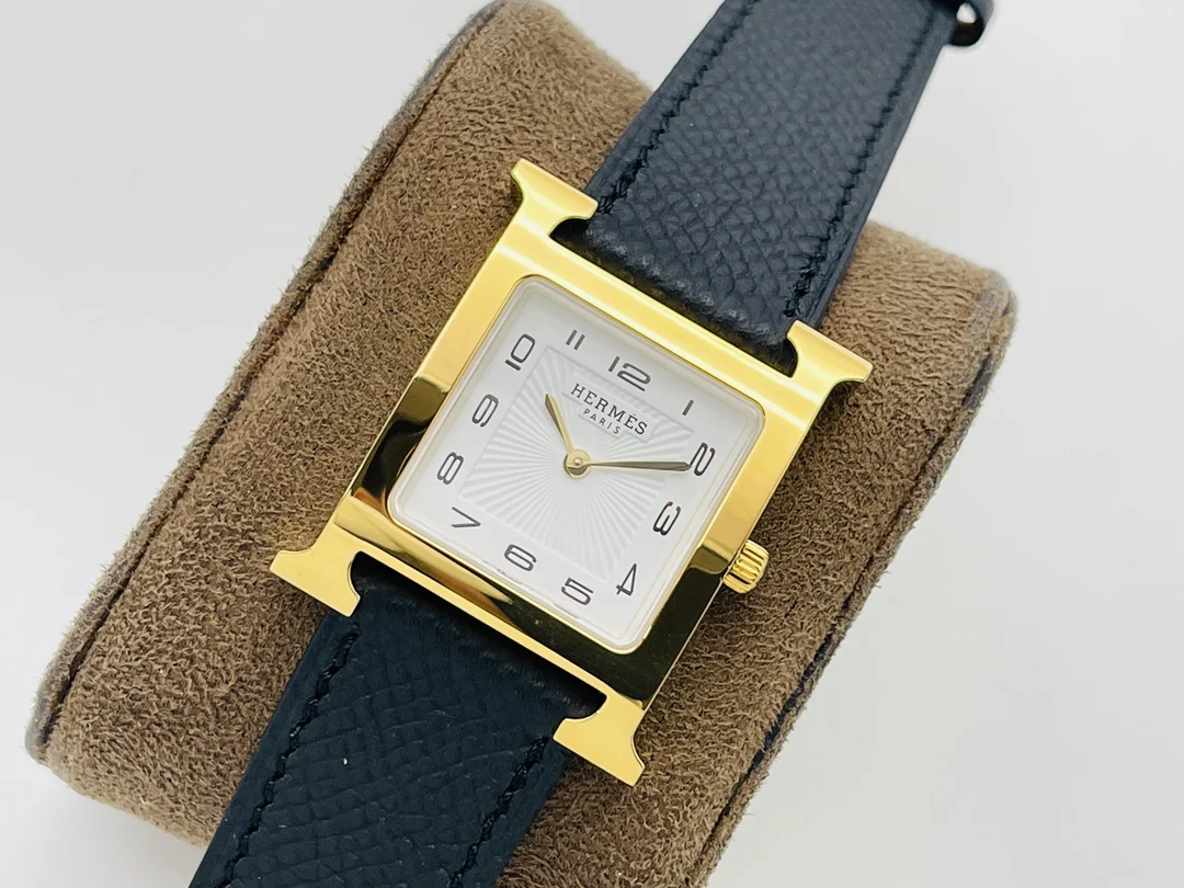 Hermès Steel — photographed off the sweep