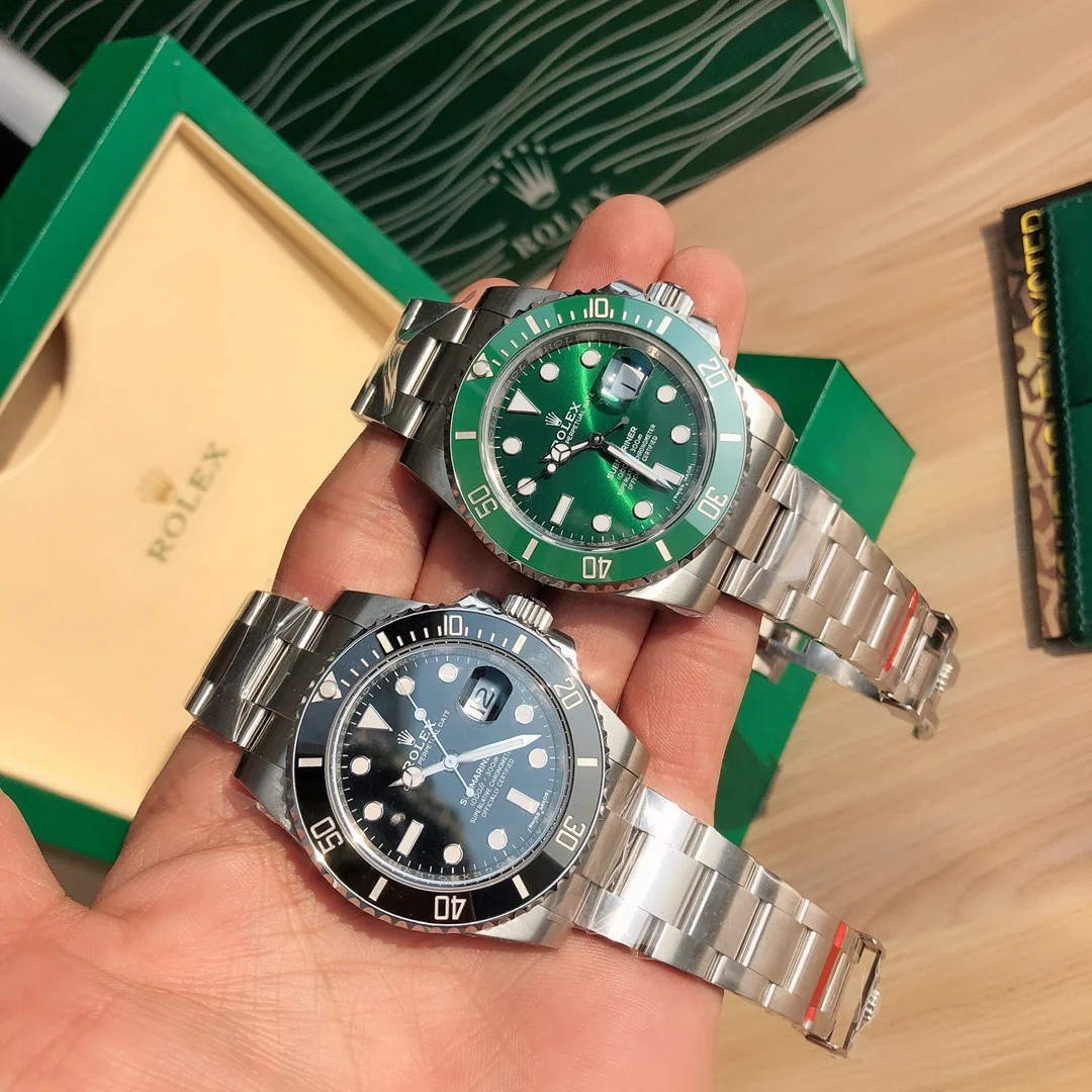 Hermès Women wear Hermes. Men wear Submariners