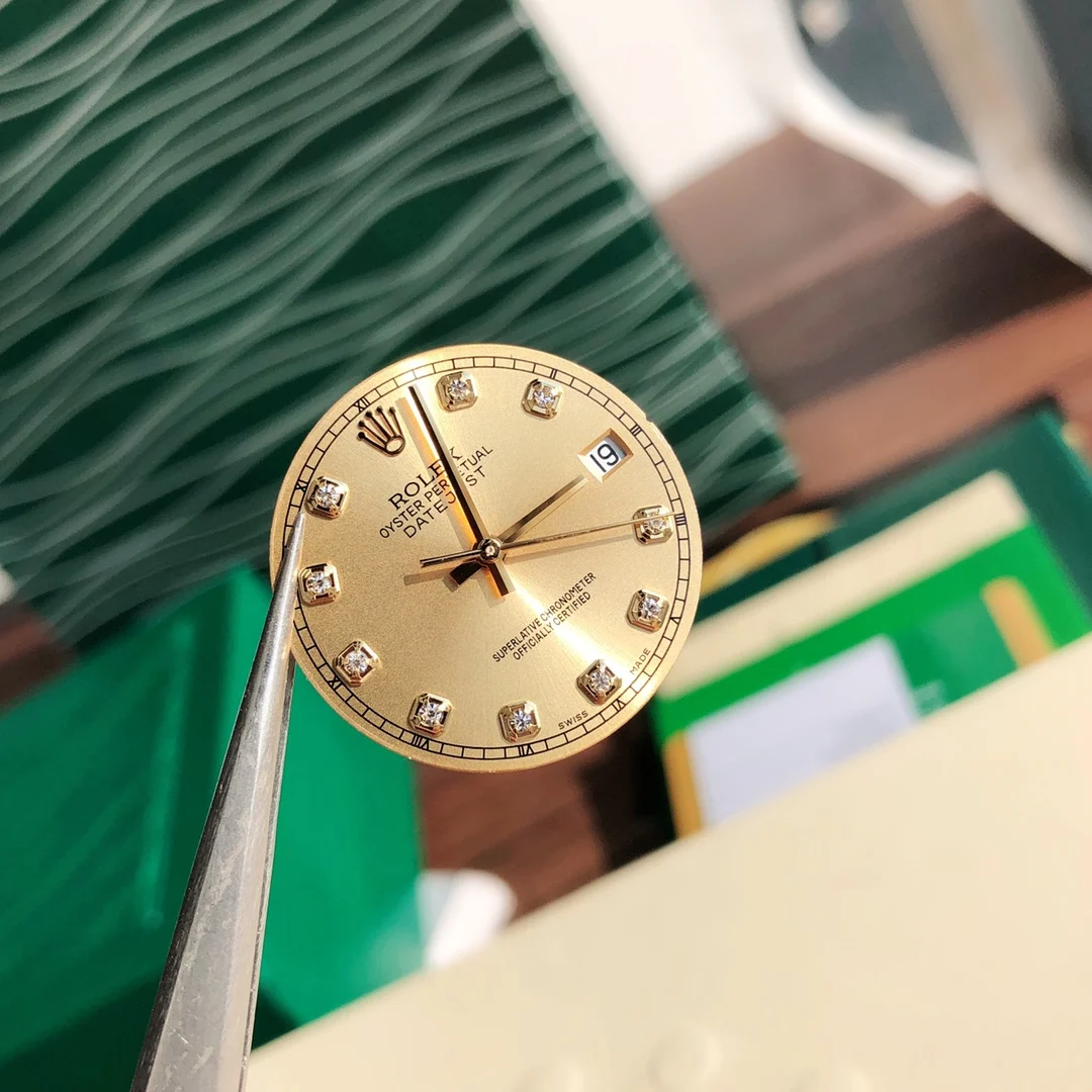 High-definition sunburst pattern panel, with an exceptionally — photographed off the sweep