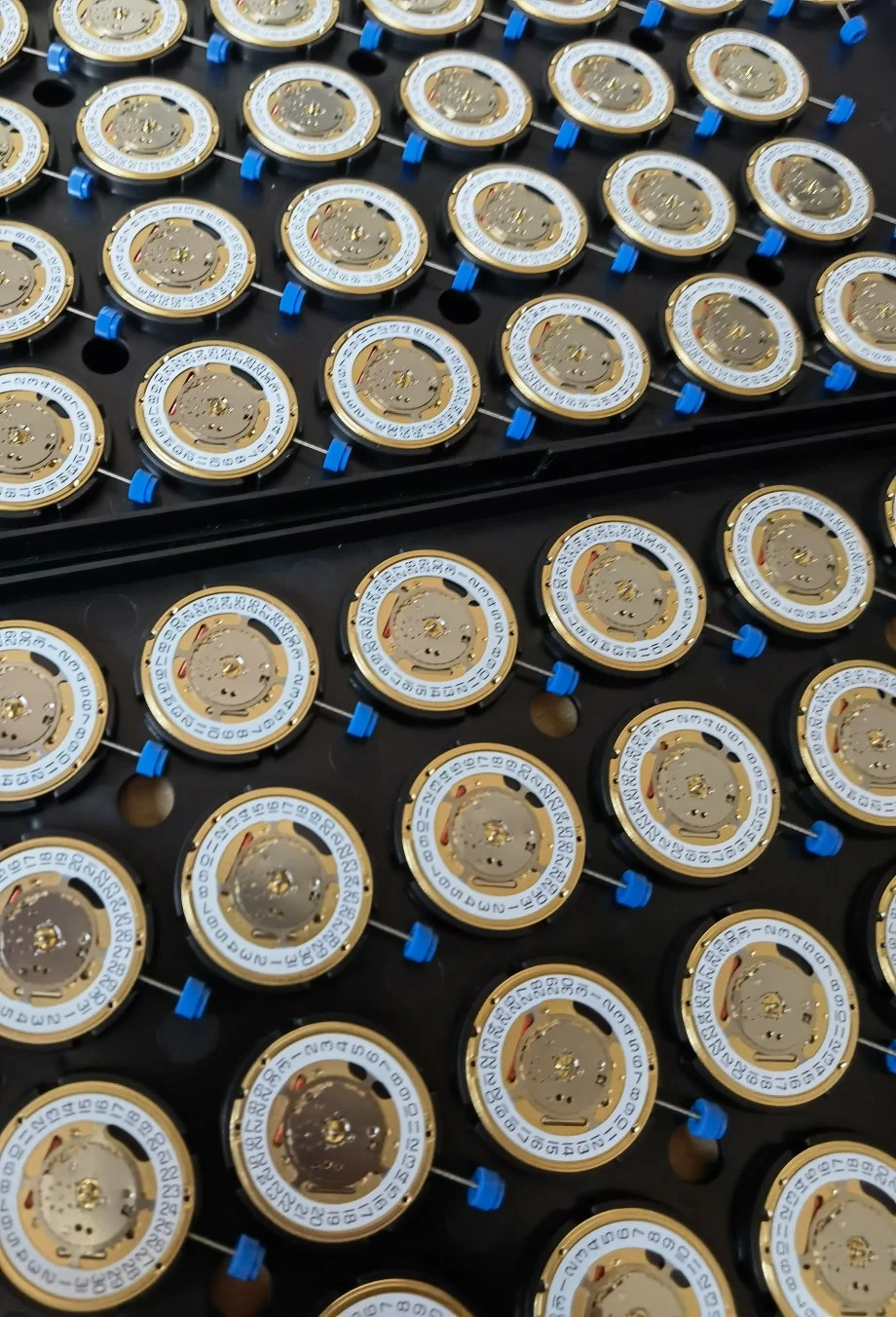 High-quality product! Genuine Swiss Movement parts! Comes