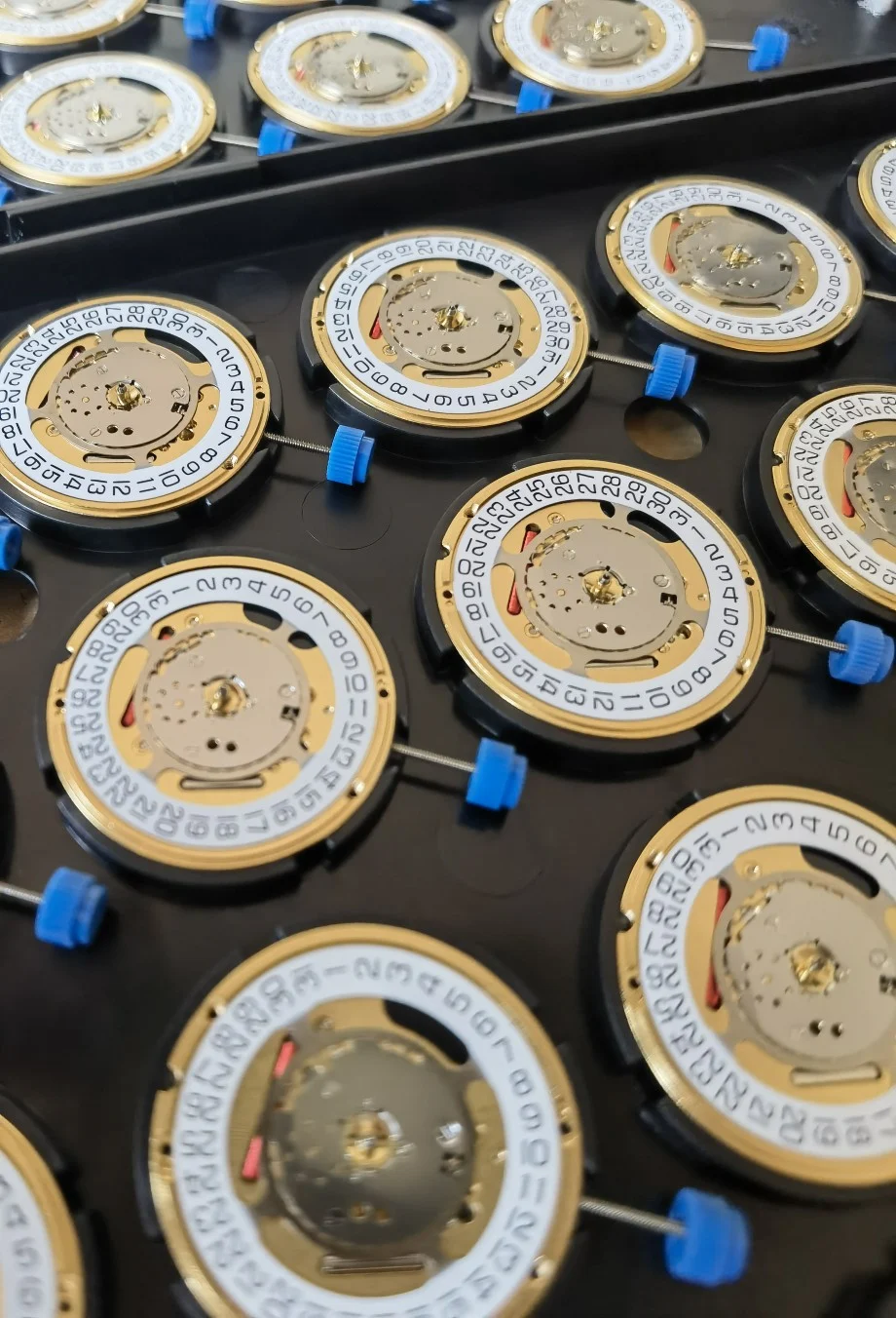 High-quality product! Genuine Swiss Movement parts! Comes — photographed off the sweep