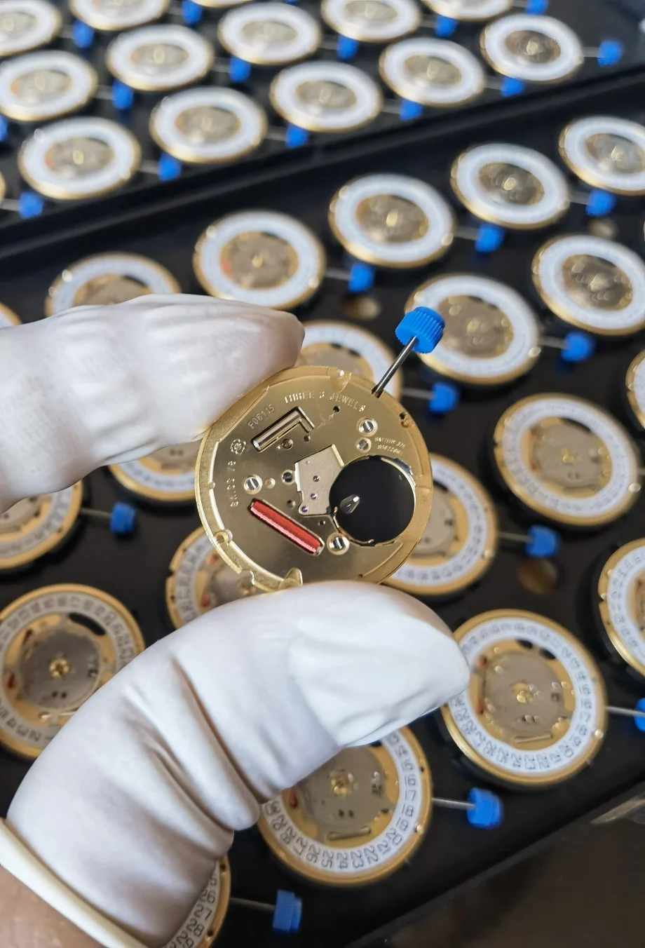 High-quality product! Genuine Swiss Movement parts! Comes — photographed off the sweep
