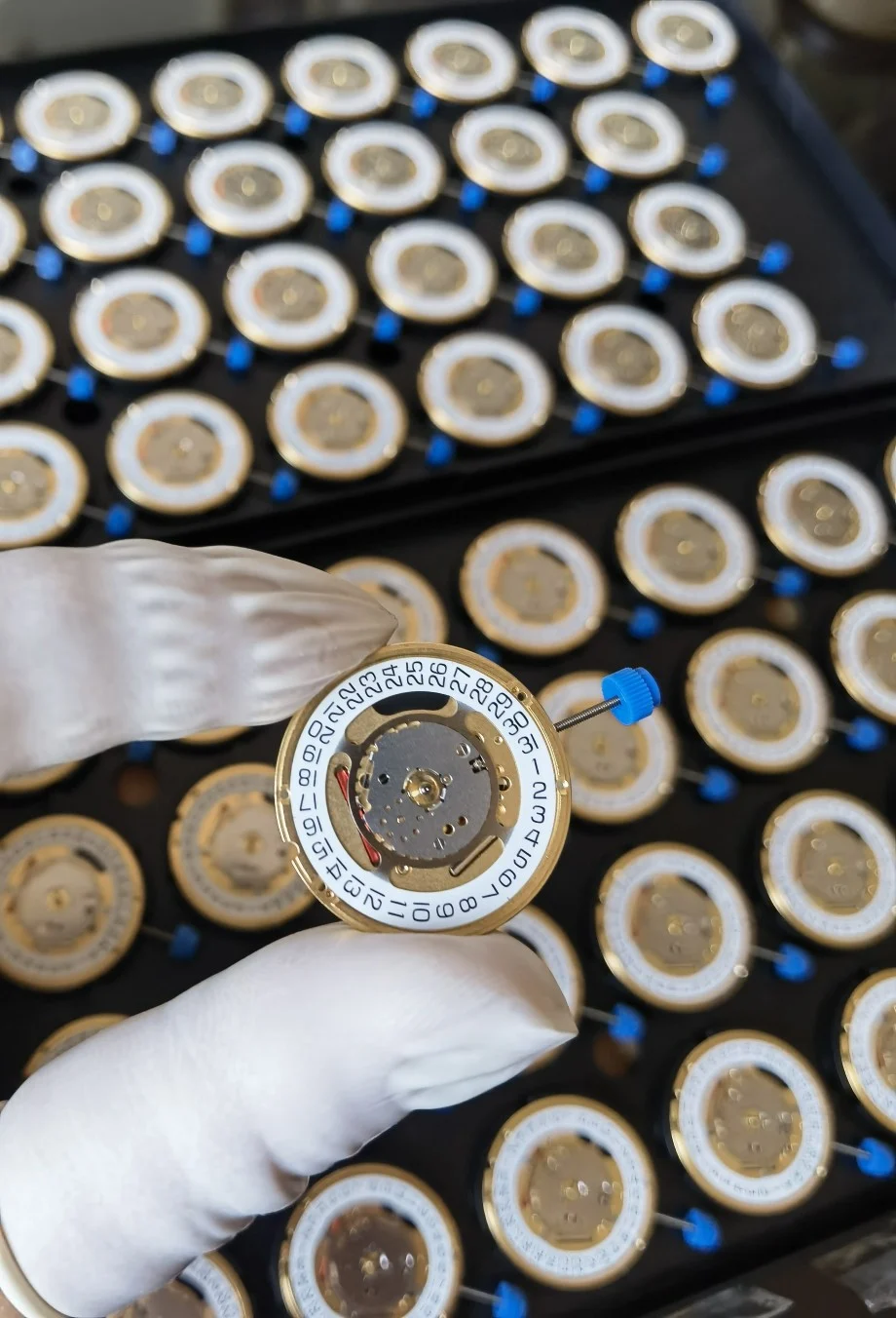 High-quality product! Genuine Swiss Movement parts! Comes — photographed off the sweep