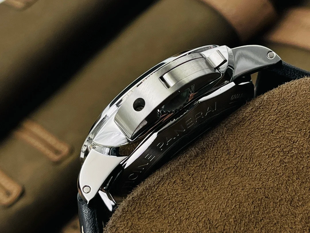 highly recommended VS359 Panerai V2 upgraded version — photographed off the sweep