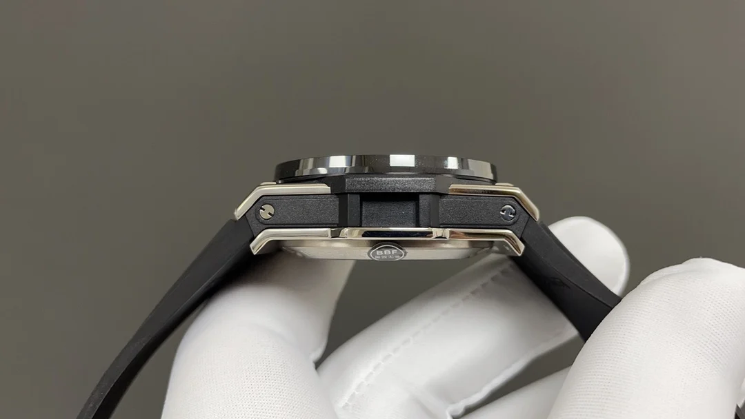 Hublot Big Bang 42mm — photographed off the sweep