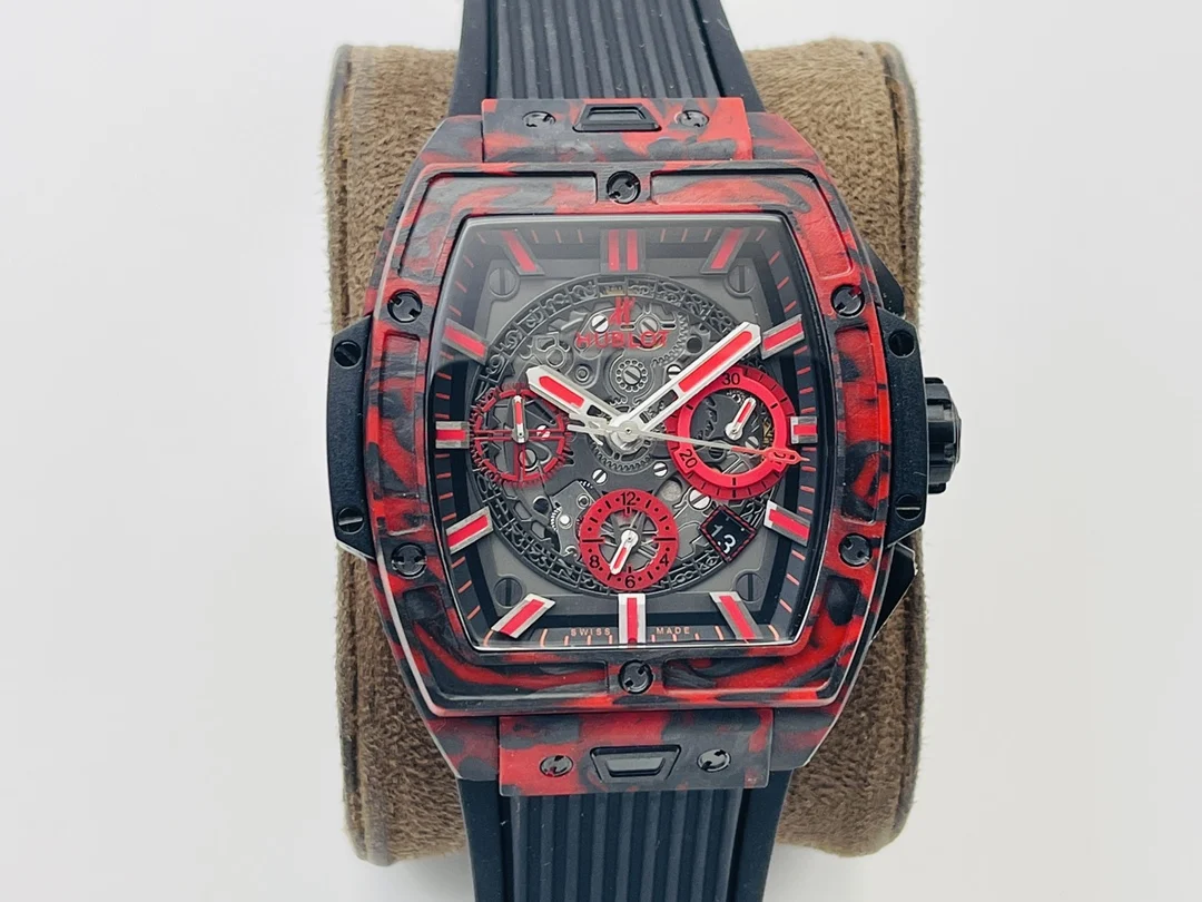 Hublot Big Bang Carbon Black Dial — photographed off the sweep