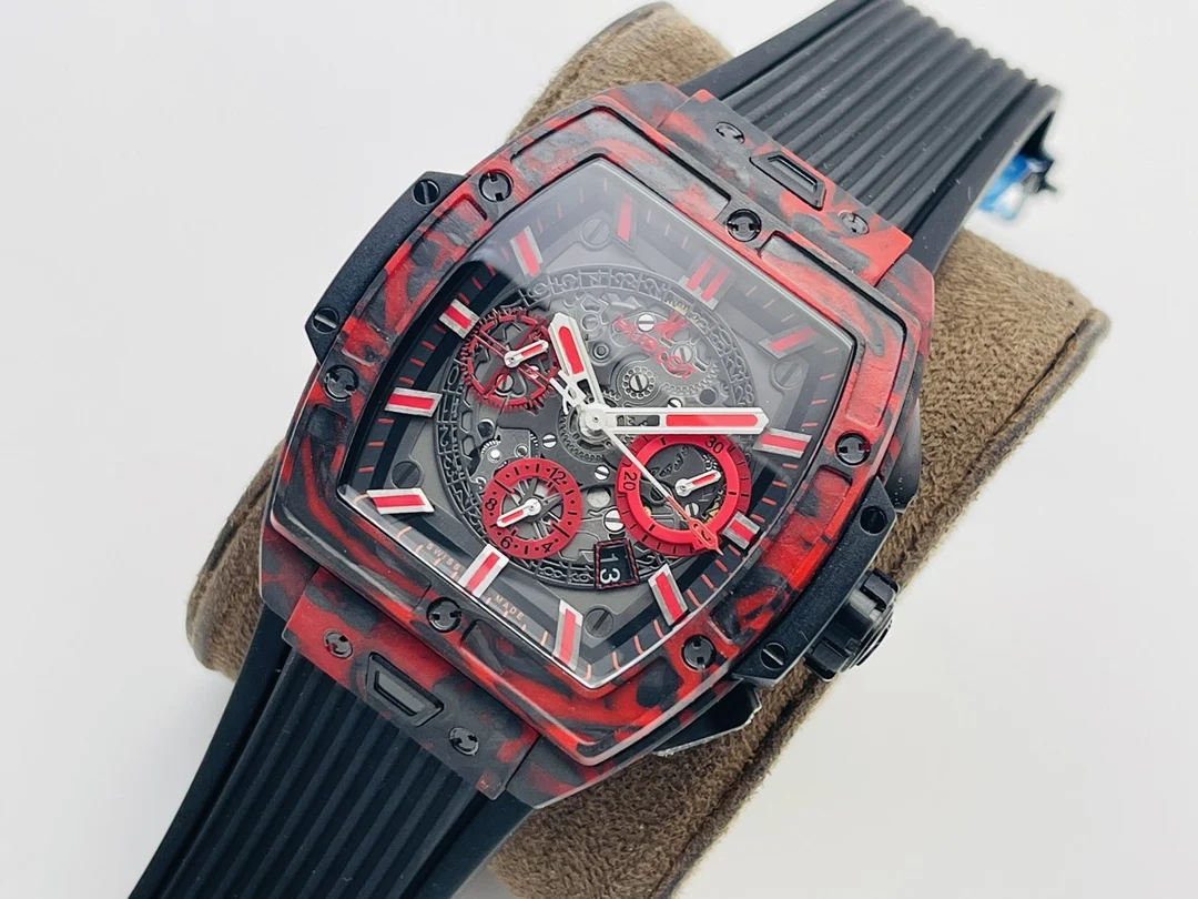 Hublot Big Bang Carbon Black Dial — photographed off the sweep