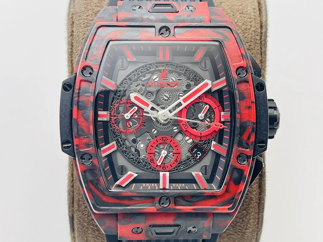 Hublot Big Bang Carbon Black Dial — photographed off the sweep